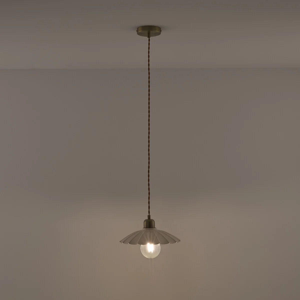 Festonia Scalloped Metal Ceiling Light – image 3