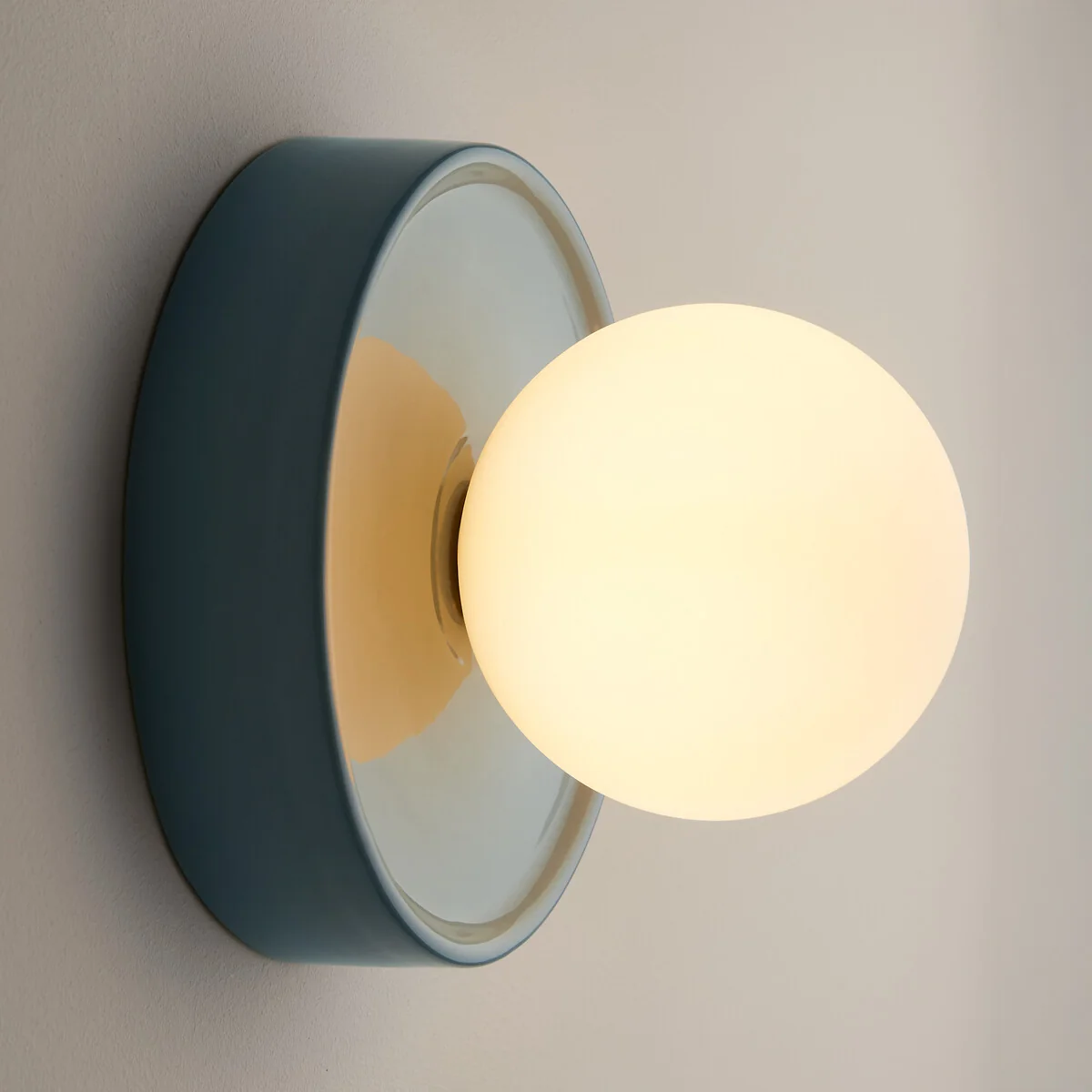 Holi Round Wall Or Ceiling Light in Ceramic and Opaline Glass, Diameter 16.8cm – image 4
