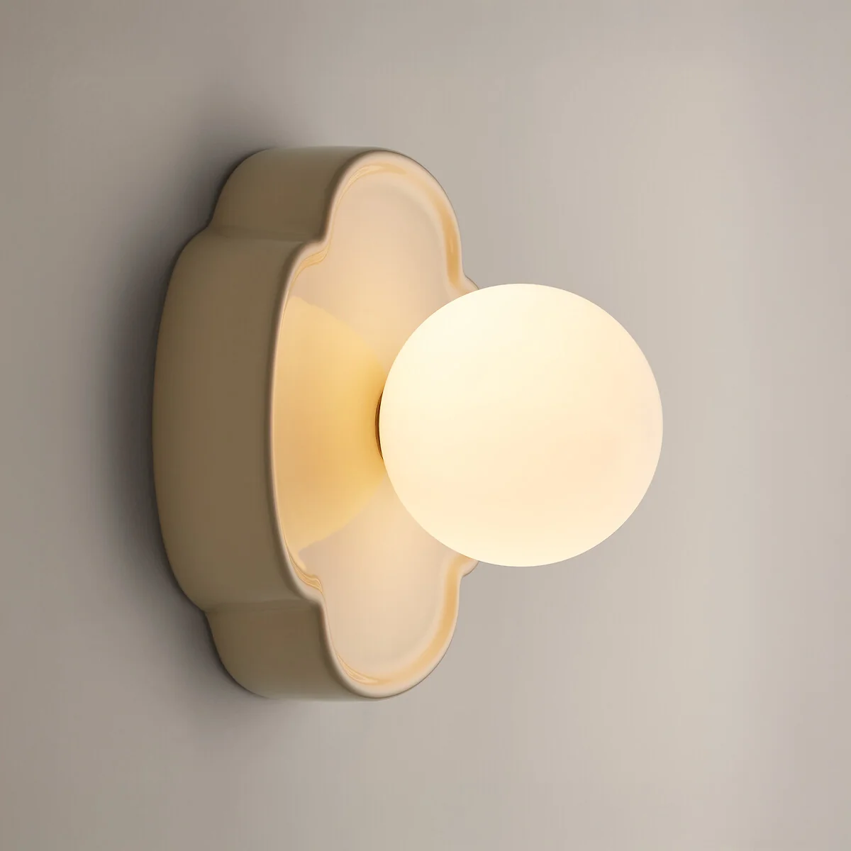 Holi Flower-Shaped Wall Or Ceiling Light in Ceramic and Opaline Glass, Diameter 20cm – image 3