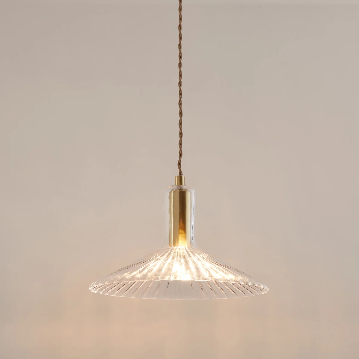 Gramma Ribbed Glass/Brass Hanging Lamp Ø24.5cm – image 3