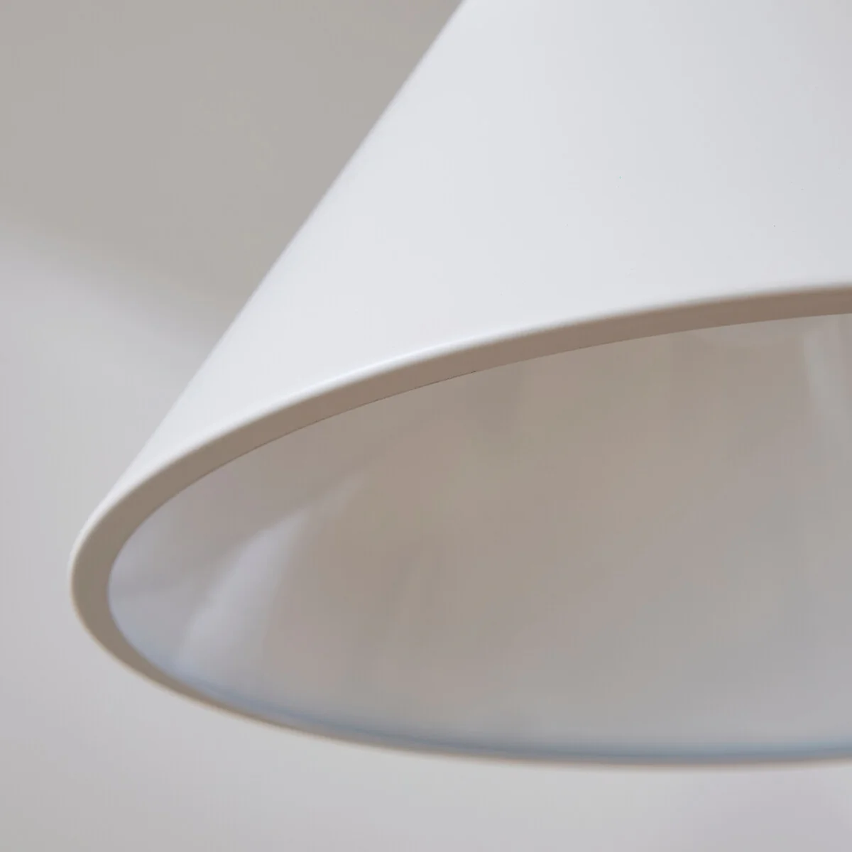 Moke Modular Ceiling Light System with 3 Cones – image 4