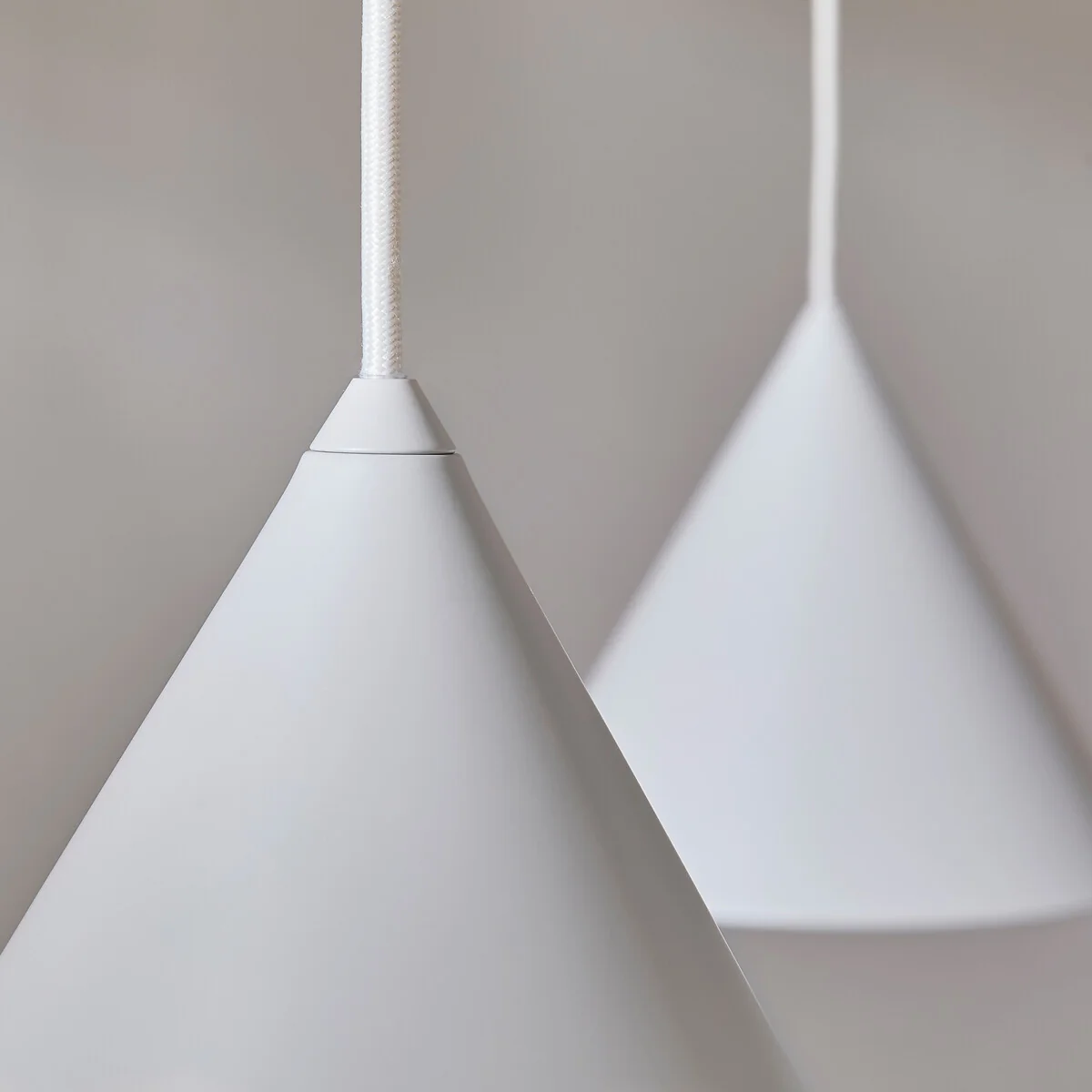 Moke Modular Ceiling Light System with 3 Cones – image 6