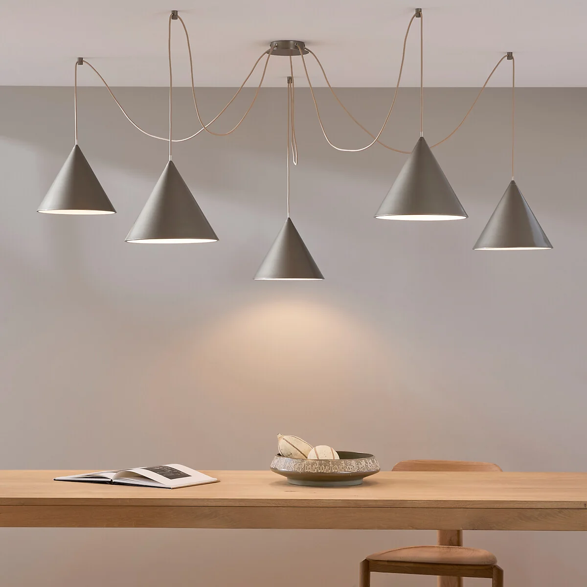 Moke Modular Ceiling Light with 5 Cones – image 1