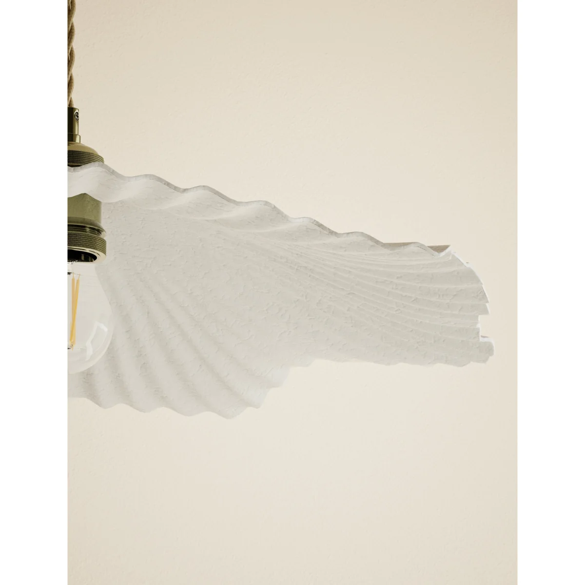 M&S Papier Mache Stingray Effect Pendant Light White – image 3