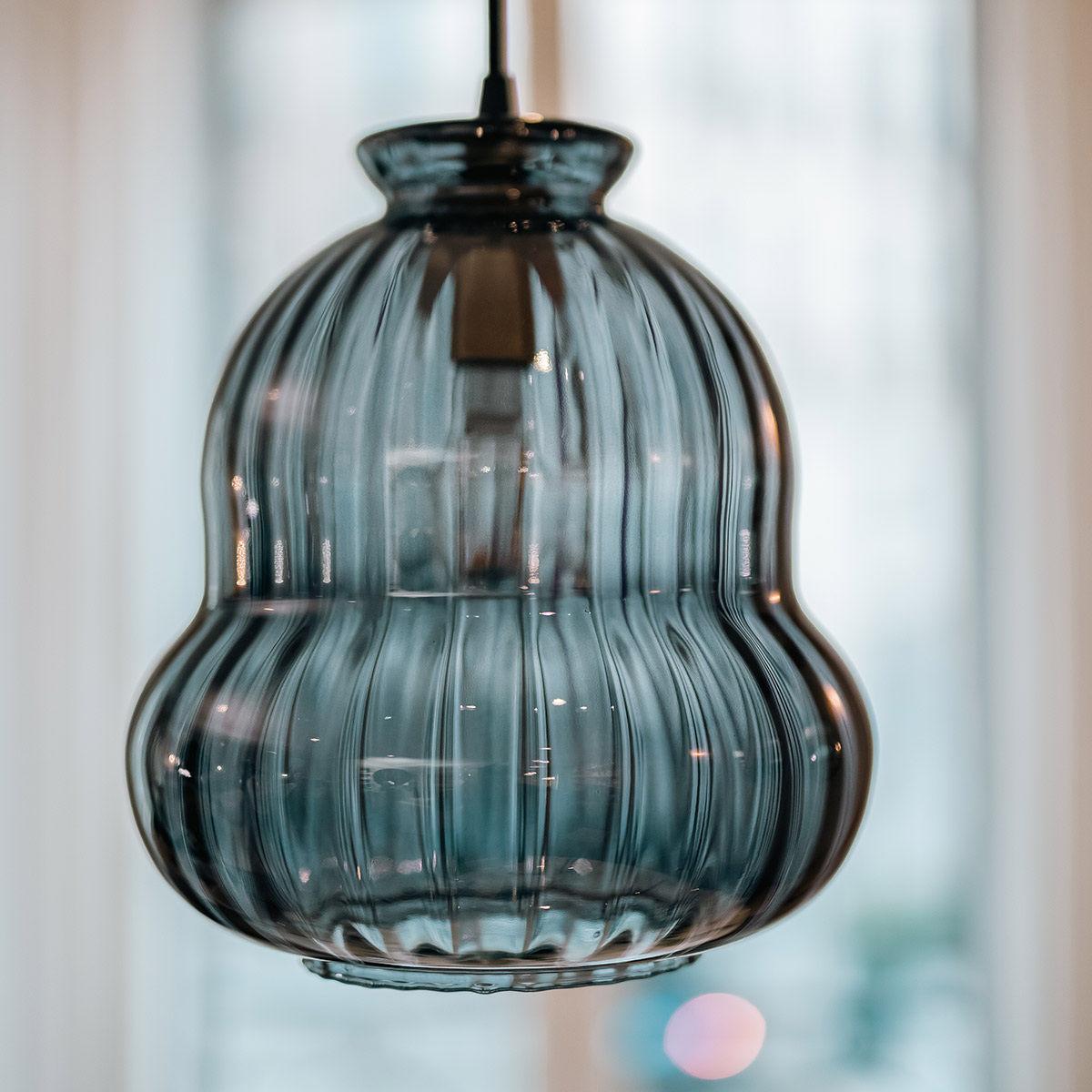 Vague Pendant - / Ø 24.5 x H 26 cm - Glass by Maison Sarah Lavoine Black – image 2