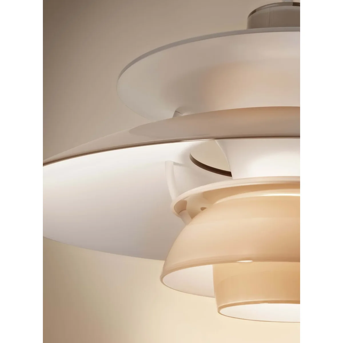 Louis Poulsen PH 5 pendant Ø32 cm Opal beige – image 5