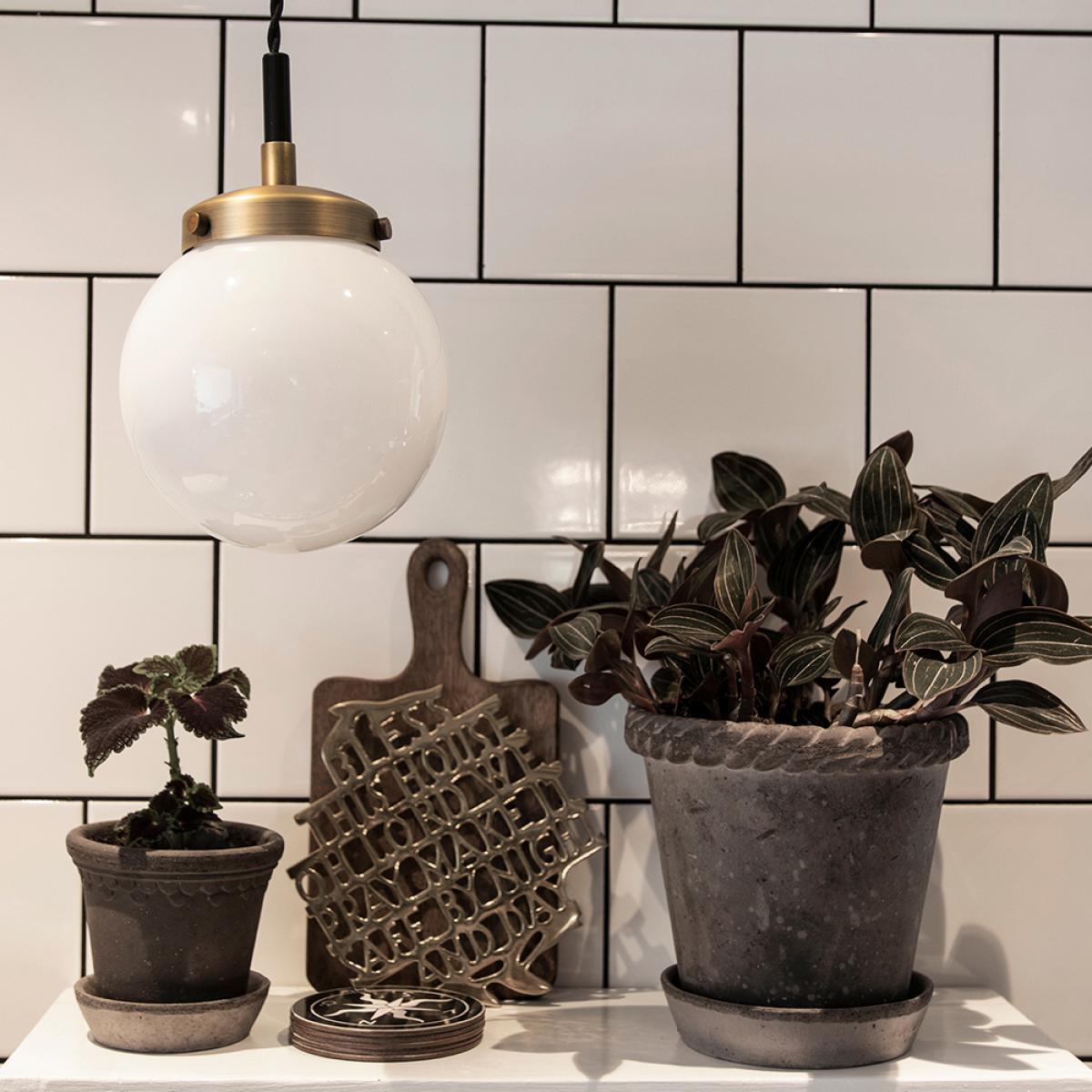 Globen Lighting Alley pendant lamp mini Antique brass/white – image 2