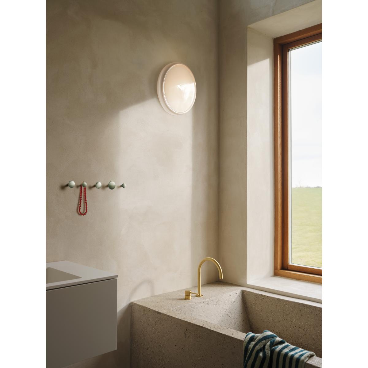 Muuto Looped ceiling light IP44 White – image 4