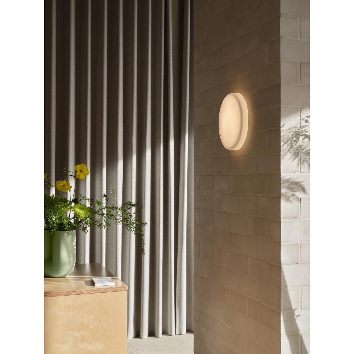 Muuto Looped ceiling light IP44 White – image 5
