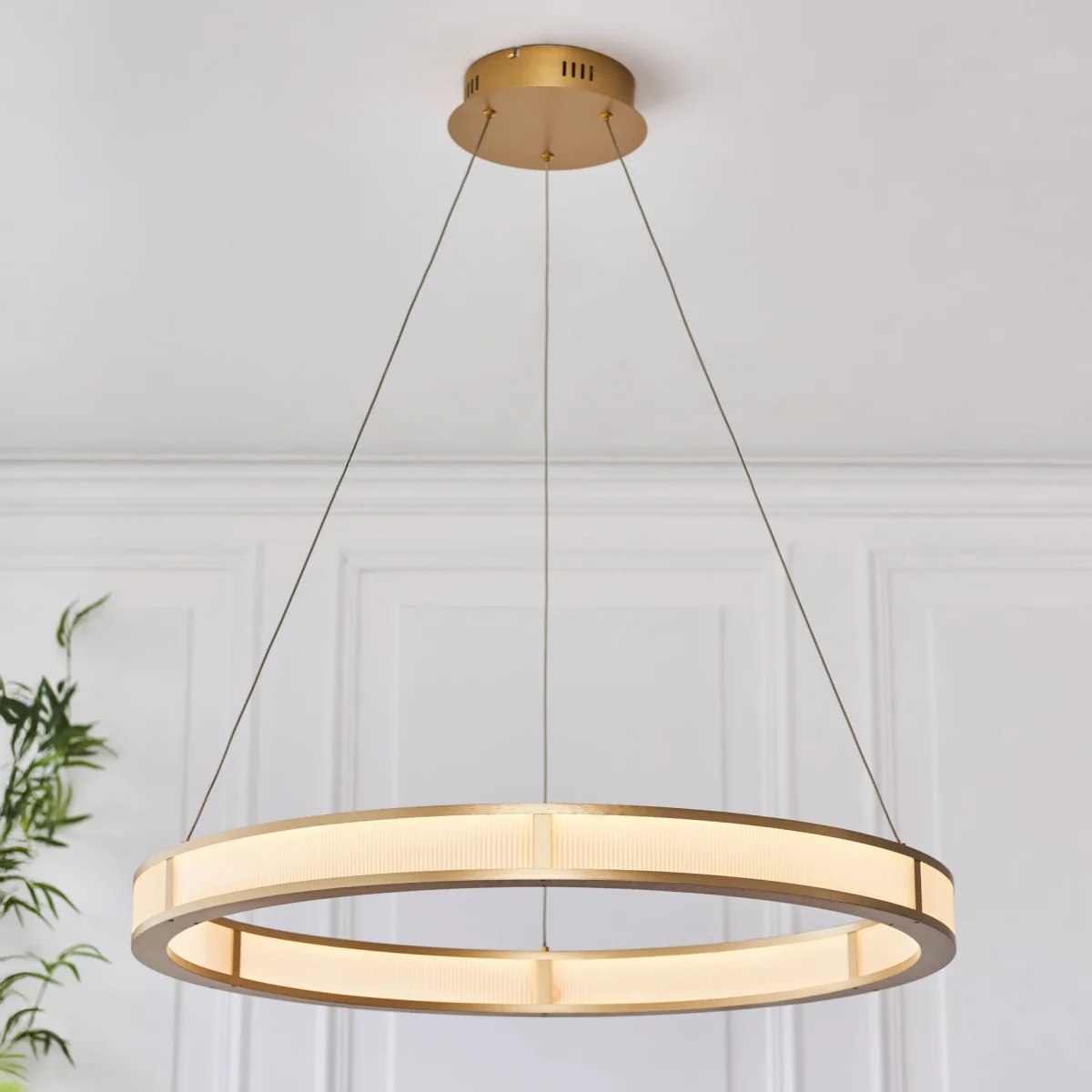 Classic Ribbed Hoop Pendant Brushed Gold – image 3