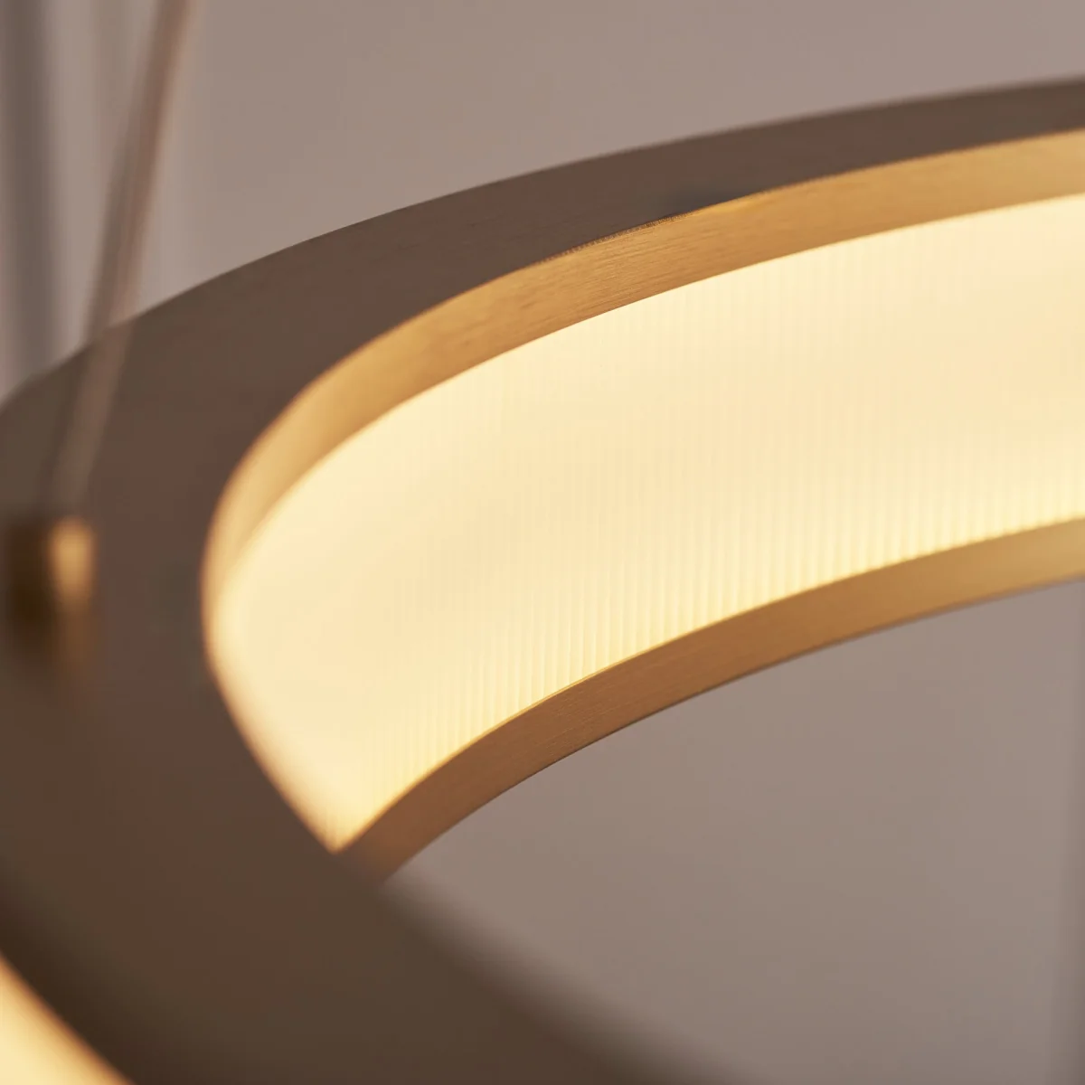 Classic Ribbed Hoop Pendant Brushed Gold – image 4