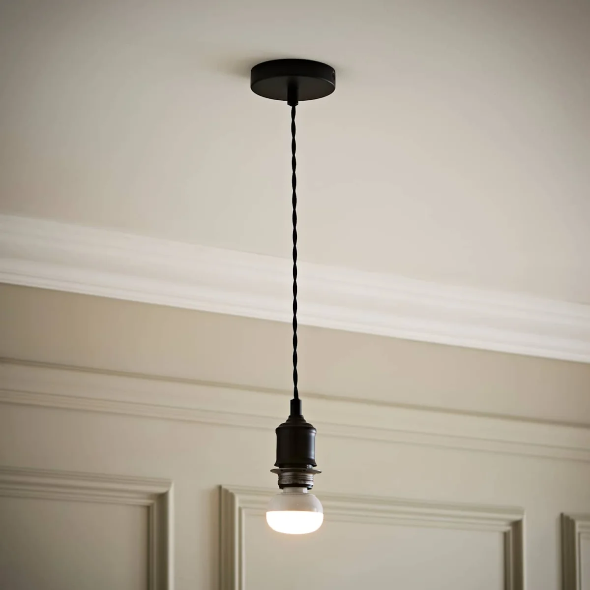 Shaw Rechargeable Ceiling Pendant Lampholder - Matte Black – image 2