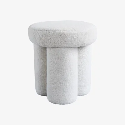 Nordic Nest 101 Copenhagen Big Foot stool sheep skin Off-white