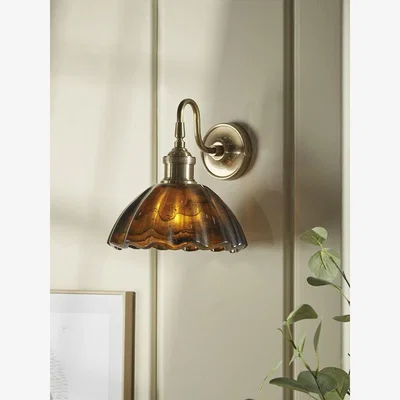 Cox and Cox Amber Scalloped Wall Light