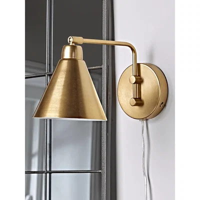 Cox and Cox Brass Wall Light
