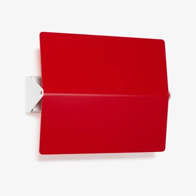 The Conran Shop Applique á Volet Pivotant Wall Light in Red
