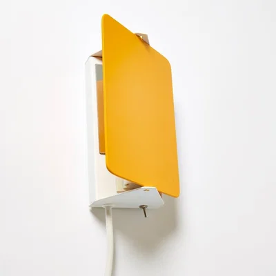 The Conran Shop Applique à Volet Pivotant Wall Light in Yellow