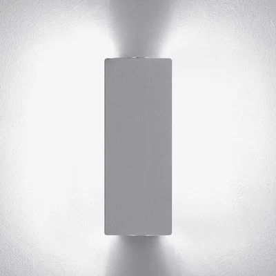 The Conran Shop Applique à Volet Pivotant Double Wall Light in Anodised Aluminium
