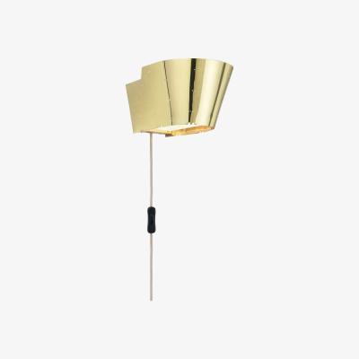 Made in Design 9464 Wall light with plug - / 1947 reissue by Gubi Gold/Metal