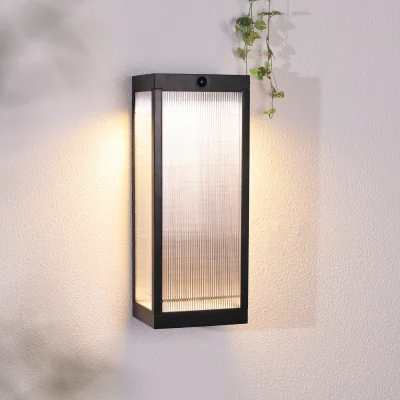 The Range Solar Kaleb Wall Light - Black