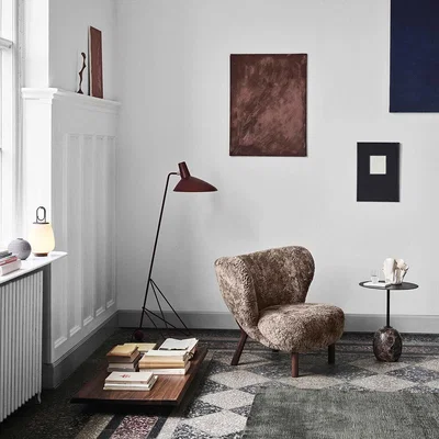Amara &Tradition - Tripod Floor Lamp HM8 - Maroon
