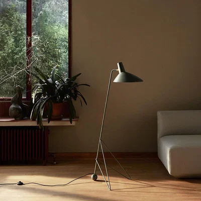 Amara &Tradition - Tripod Floor Lamp HM8 - Moss
