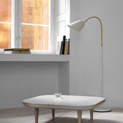 Amara &Tradition - Bellevue Floor Lamp AJ7 - White/Brass
