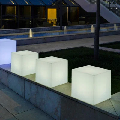 Amara Newgarden - Cuby 45 Illuminated Cube Table - White