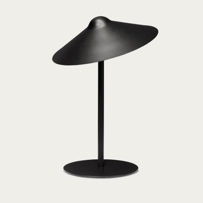 Bombinate.com Bonnett Table Lamp
