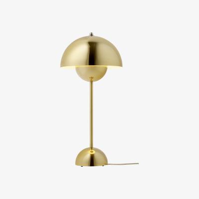 Made in Design FlowerPot VP3 Table lamp - H 50 cm by &tradition Gold/Metal