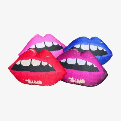 Wolf & Badger Organic Cotton Sateen Sculpted "Embrasse Moi" Pillow Lips Set Mommani Threads