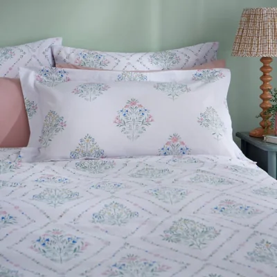 Dunelm Heart and Soul Trellis Oxford Pillowcase Green