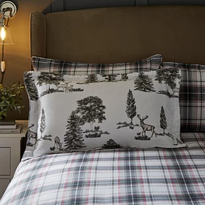 Dunelm Dorma Brodie Red 100% Cotton Oxford Pillowcase Pair Red