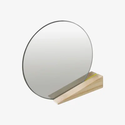 Made in Design On the edge Free standing mirrors by Thelermont Hupton Yellow/Natural wood