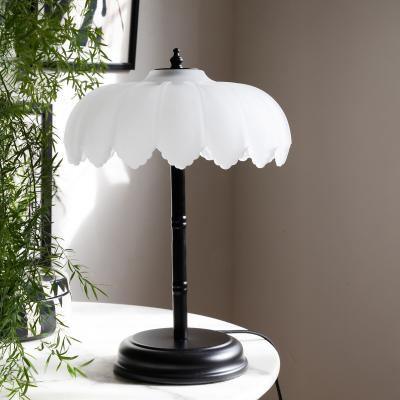 La Redoute Palm Desert Island Table Lamp in Black/White