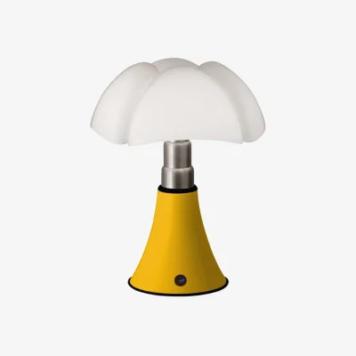 Made in Design Minipipistrello LED Wireless rechargeable lamp plastic material yellow / H 35 cm - USB - Gae Aulenti, 1965 - Martinelli Luce