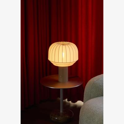 Nordic Nest Northern Tradition table lamp 39 cm White