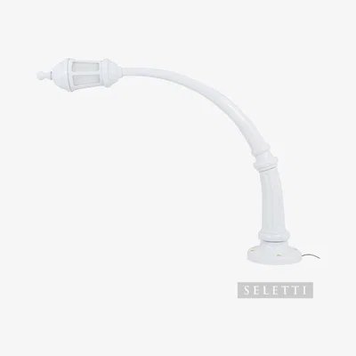 Amara Seletti - Outdoor Curve Street Lamp - White