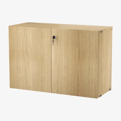 Nordic Nest String String cabinet with lock Oak