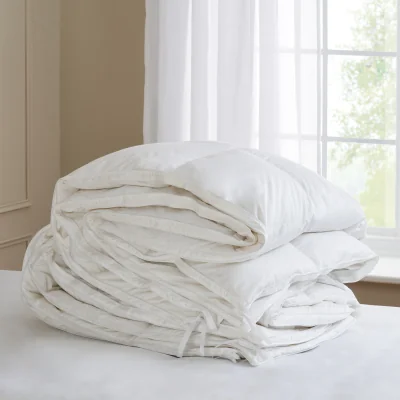 Feather & Black Hungarian Goose Down Duvet, Double - 10.5 tog (Spring/Autumn warmth)
