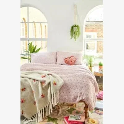 Urban Outfitters Rosie Floral Duvet Set - Pink Double at Urban Outfitters