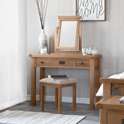 Chiltern Oak Furniture Winchester Oak 3 Drawer Dressing Table