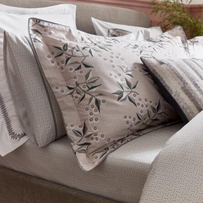 The Rug Seller Kiko Geometric Cotton Bamboo Fitted Sheet in Tuberose