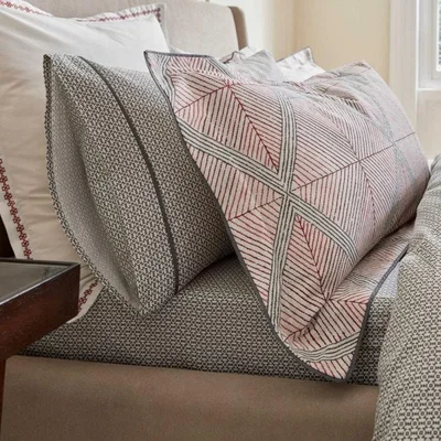 The Rug Seller Senko Geometric Cotton Bamboo Fitted Sheet in Sienna
