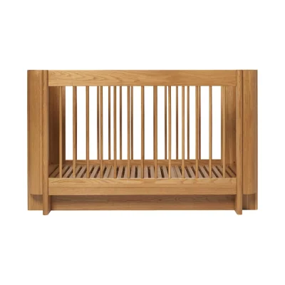 Made in Design Tilu Convertible baby bed natural wood - Ferm Living