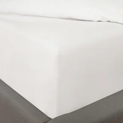 The Range Plain Polycotton 50/50 Elasticated Fitted Bed Sheet - White / Single