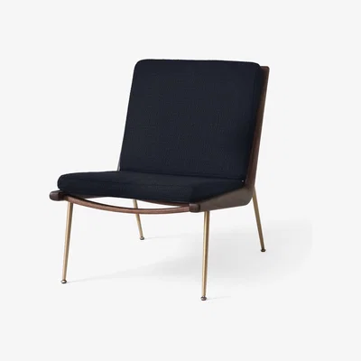 Made in Design Boomerang HM1 (1956) Padded armchair - / Walnut by &tradition Blue/Natural wood