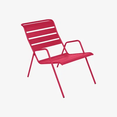Made in Design Monceau Low armchair - / Stackable by Fermob Pink