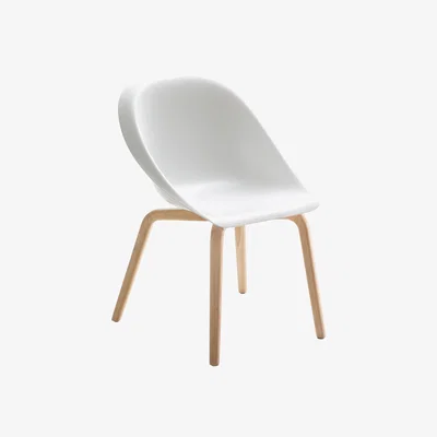 Made in Design Hoop Armchair - Wood legs by B-LINE White/Natural wood