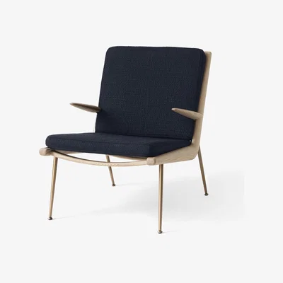 Made in Design Boomerang HM2 (1956) Padded armchair - / With armrests - Oak by &tradition Blue/Natural wood